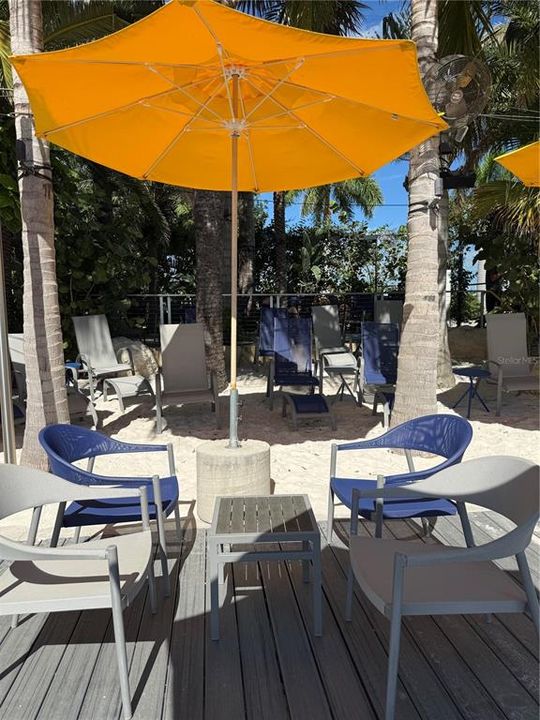 待售: $289,000 (2 贝兹, 1 浴室, 1026 平方英尺)