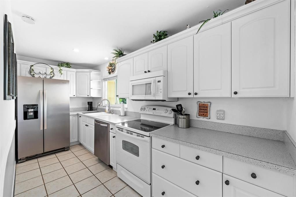 待售: $289,000 (2 贝兹, 1 浴室, 1026 平方英尺)