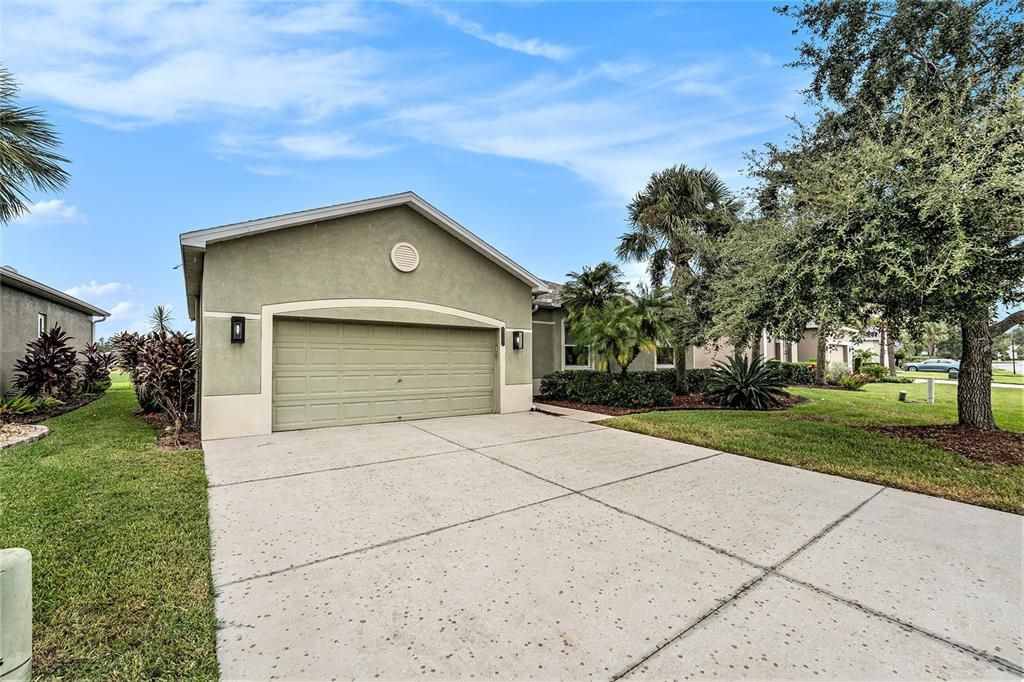 合同活跃: $449,900 (3 贝兹, 2 浴室, 1870 平方英尺)