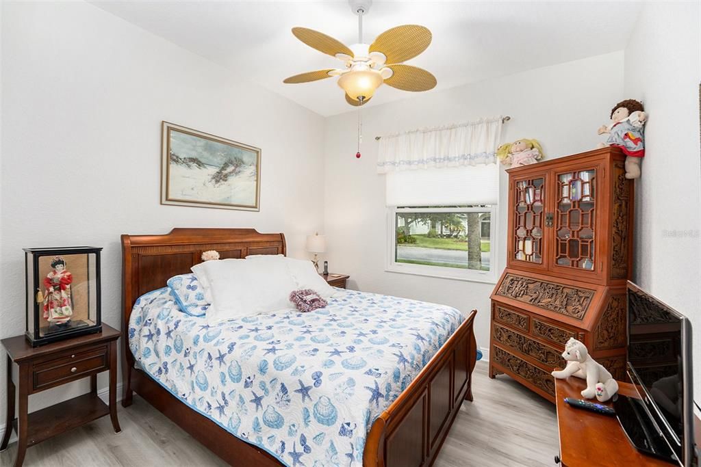 合同活跃: $449,900 (3 贝兹, 2 浴室, 1870 平方英尺)