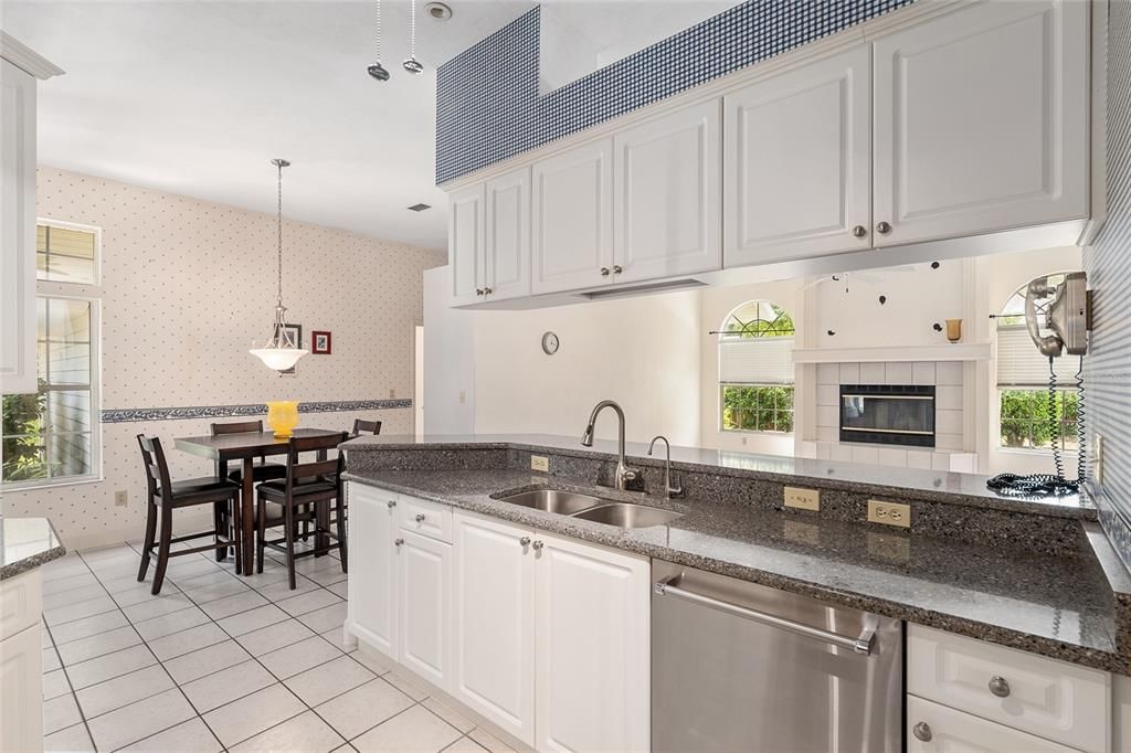 待售: $479,000 (4 贝兹, 2 浴室, 2615 平方英尺)