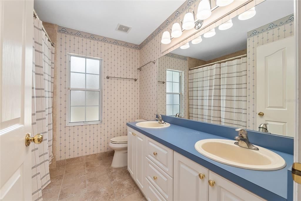 待售: $479,000 (4 贝兹, 2 浴室, 2615 平方英尺)