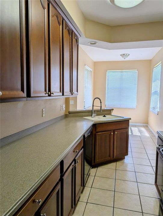 В аренду: $2,300 (3 спален, 2 ванн, 1442 Квадратных фут)