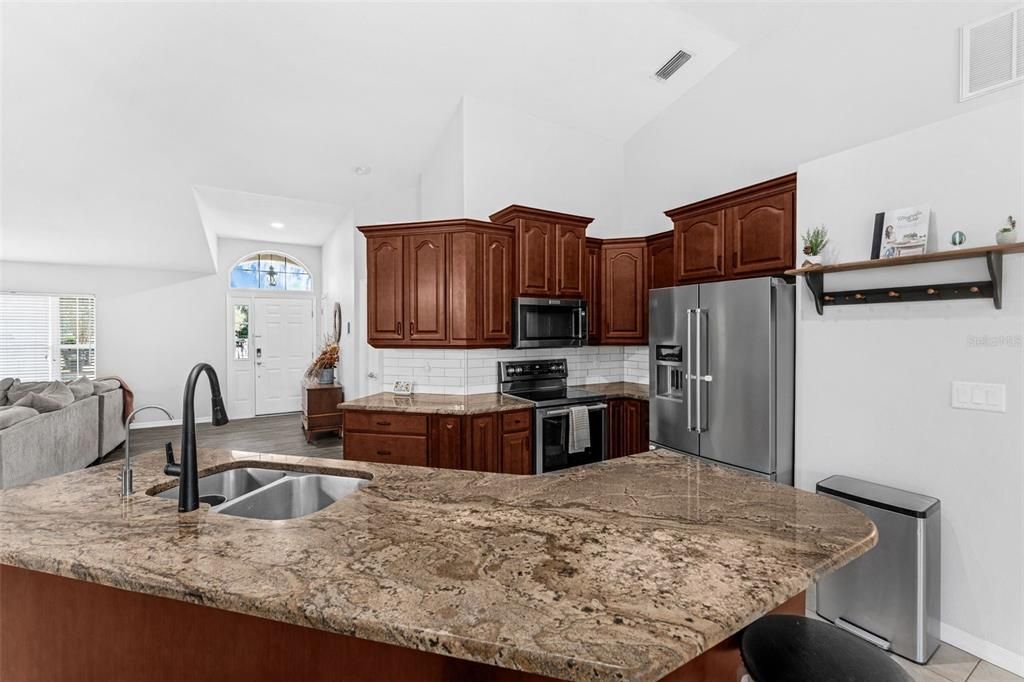 En Venta: $420,000 (3 camas, 2 baños, 2067 Pies cuadrados)