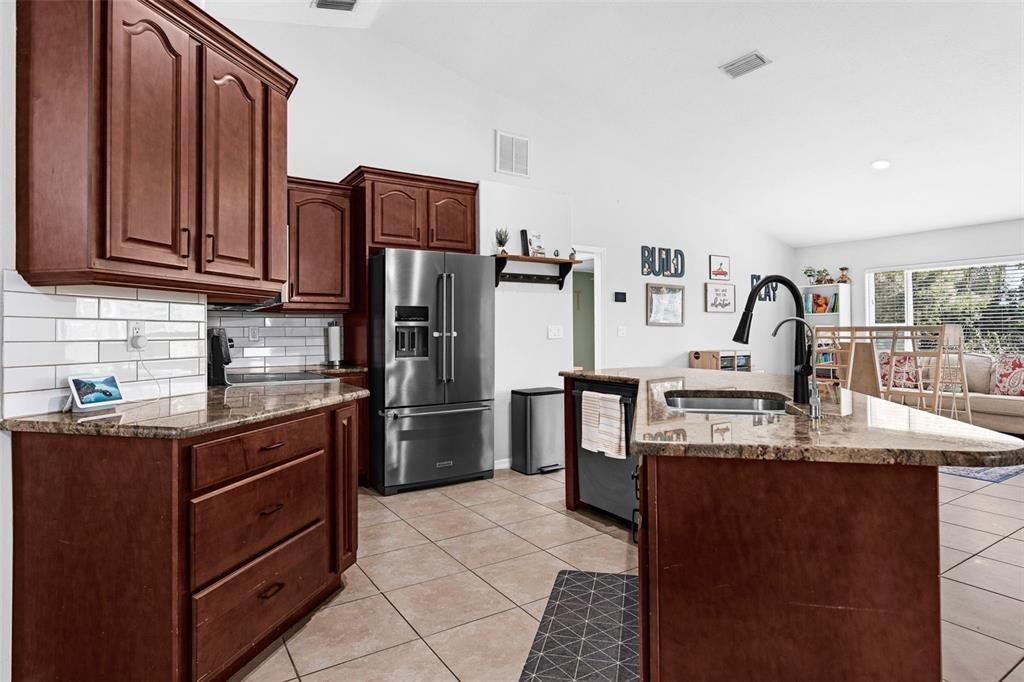 En Venta: $420,000 (3 camas, 2 baños, 2067 Pies cuadrados)