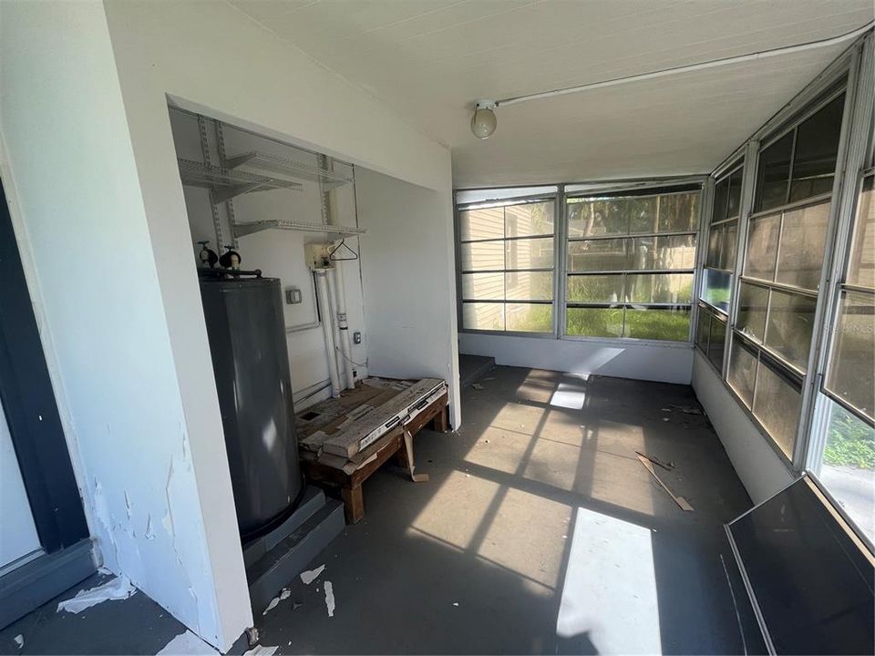 Active With Contract: $159,900 (3 beds, 2 baths, 1162 Square Feet)