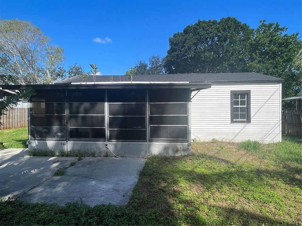 Active With Contract: $159,900 (3 beds, 2 baths, 1162 Square Feet)