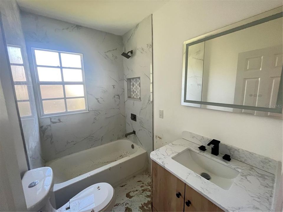 Active With Contract: $159,900 (3 beds, 2 baths, 1162 Square Feet)