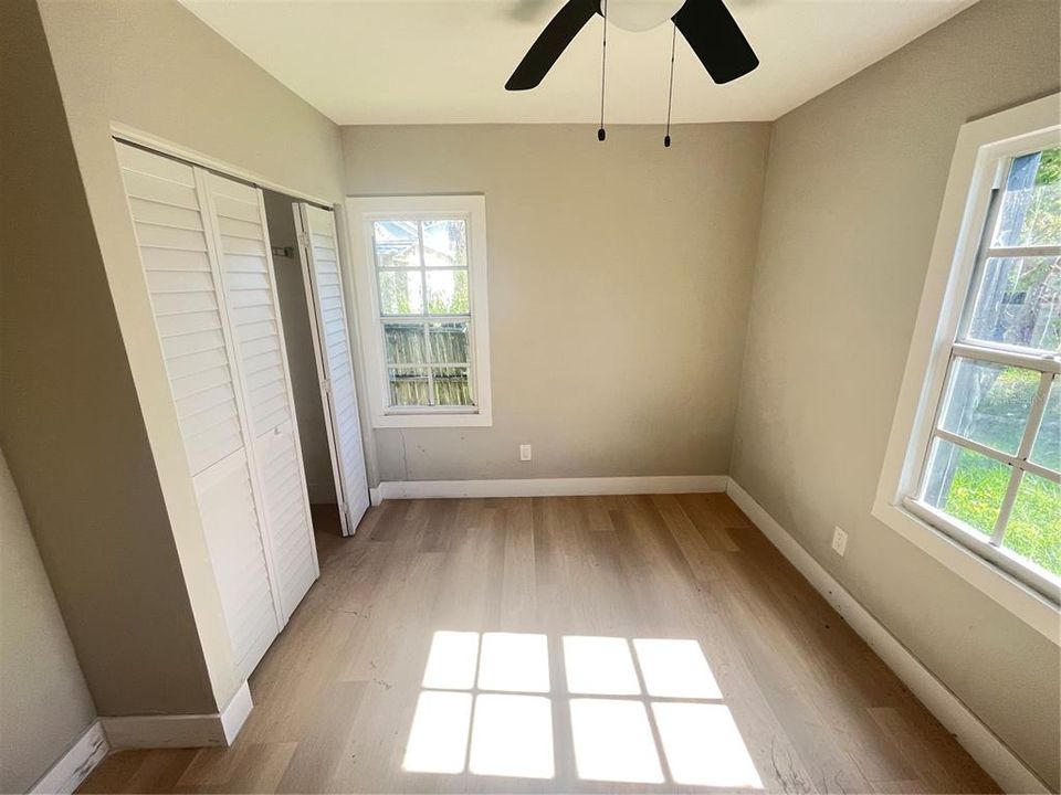 Active With Contract: $159,900 (3 beds, 2 baths, 1162 Square Feet)