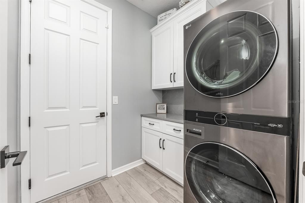 合同活跃: $480,000 (4 贝兹, 2 浴室, 2152 平方英尺)