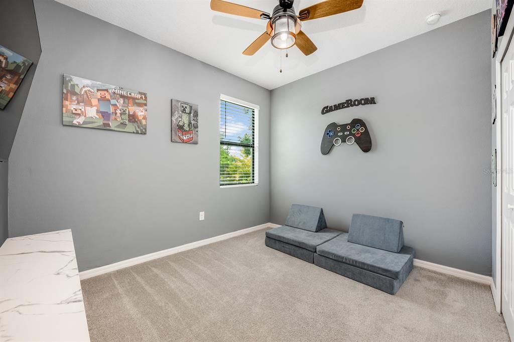 合同活跃: $480,000 (4 贝兹, 2 浴室, 2152 平方英尺)