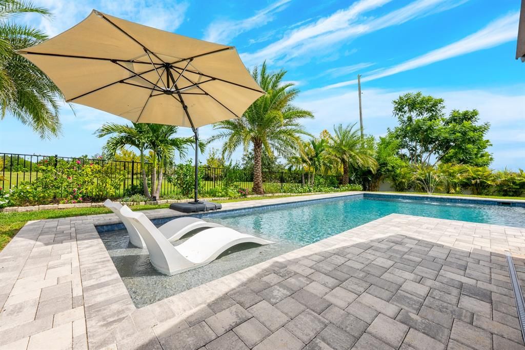 合同活跃: $480,000 (4 贝兹, 2 浴室, 2152 平方英尺)