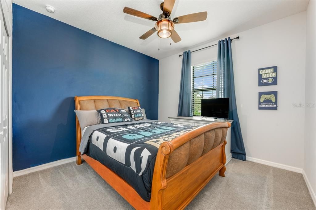 合同活跃: $480,000 (4 贝兹, 2 浴室, 2152 平方英尺)