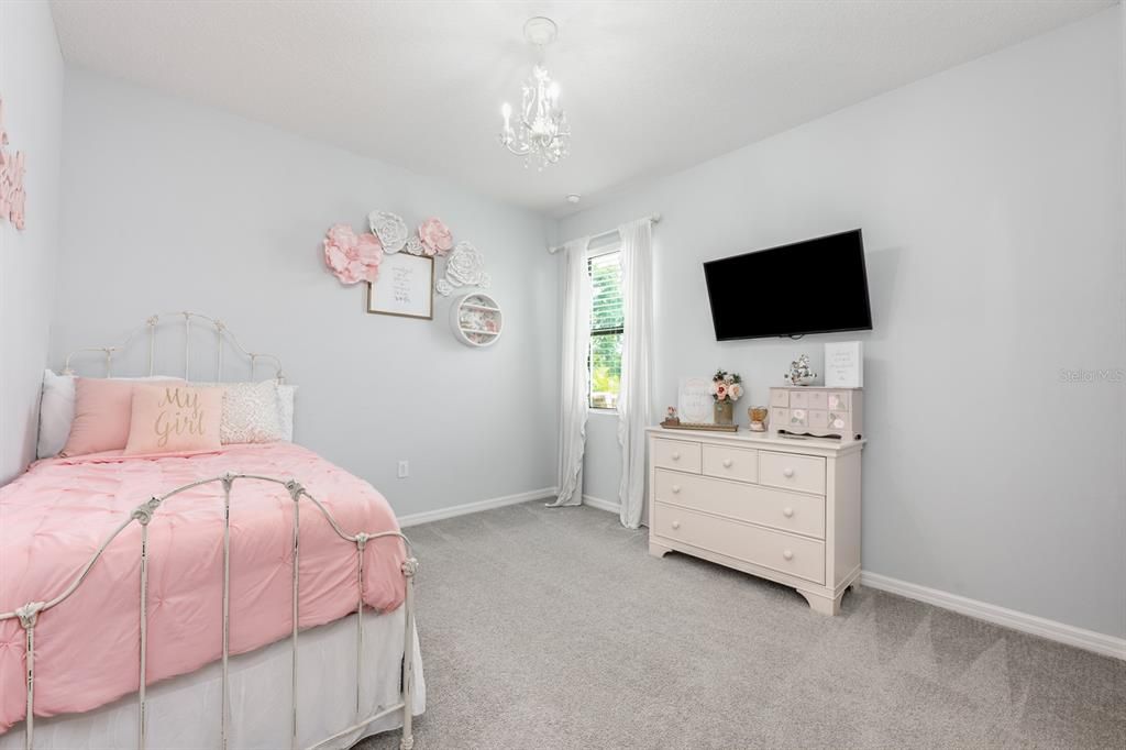 合同活跃: $480,000 (4 贝兹, 2 浴室, 2152 平方英尺)