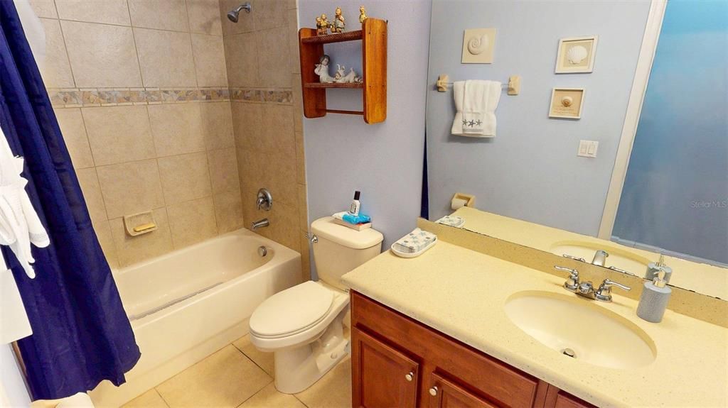 En Venta: $420,000 (3 camas, 2 baños, 2076 Pies cuadrados)