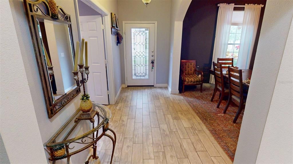 En Venta: $420,000 (3 camas, 2 baños, 2076 Pies cuadrados)