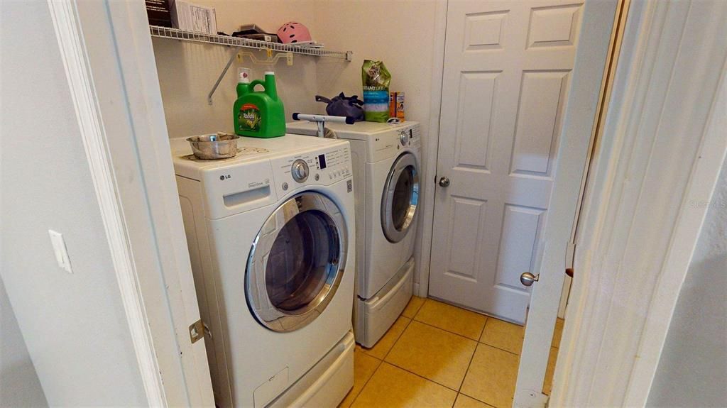 En Venta: $420,000 (3 camas, 2 baños, 2076 Pies cuadrados)