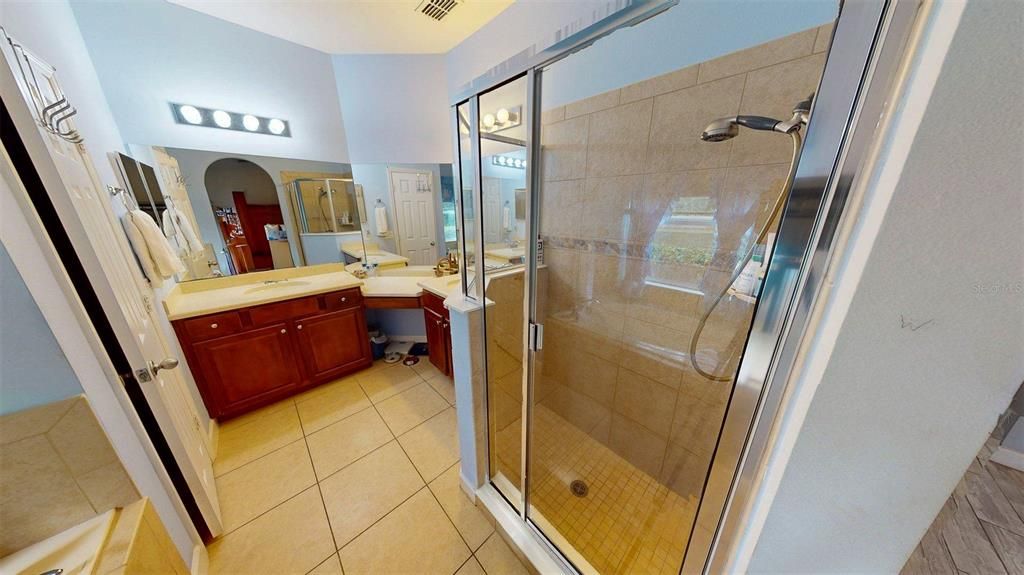 En Venta: $420,000 (3 camas, 2 baños, 2076 Pies cuadrados)