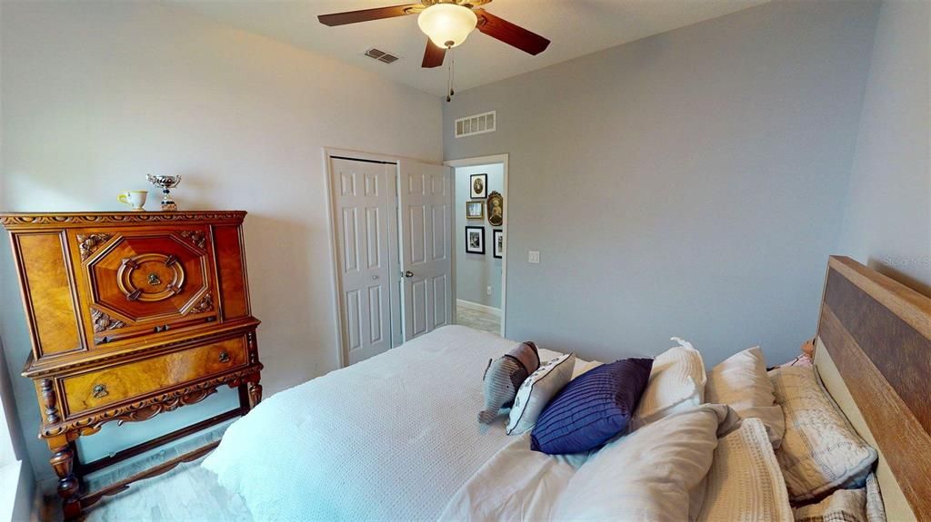 En Venta: $420,000 (3 camas, 2 baños, 2076 Pies cuadrados)