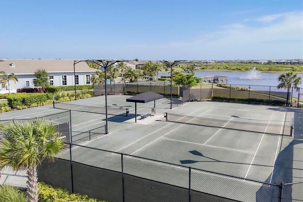 Под контрактом: $1,599,000 (3 спален, 4 ванн, 3114 Квадратных фут)