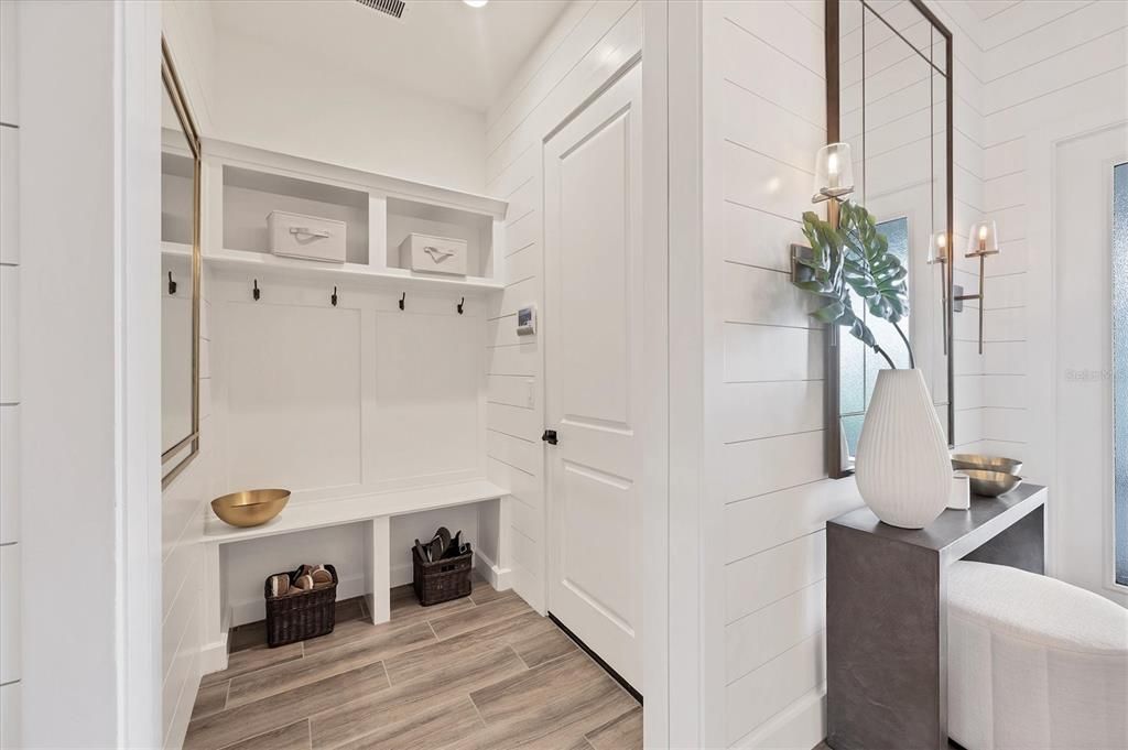 Под контрактом: $1,599,000 (3 спален, 4 ванн, 3114 Квадратных фут)