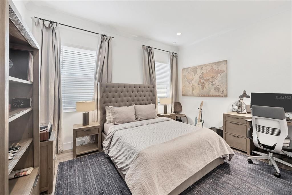 Под контрактом: $1,599,000 (3 спален, 4 ванн, 3114 Квадратных фут)