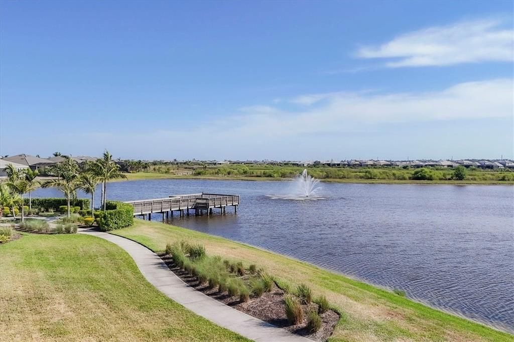 Под контрактом: $1,599,000 (3 спален, 4 ванн, 3114 Квадратных фут)