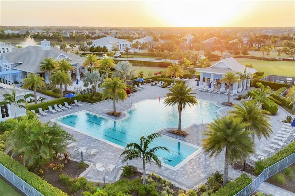 Под контрактом: $1,599,000 (3 спален, 4 ванн, 3114 Квадратных фут)