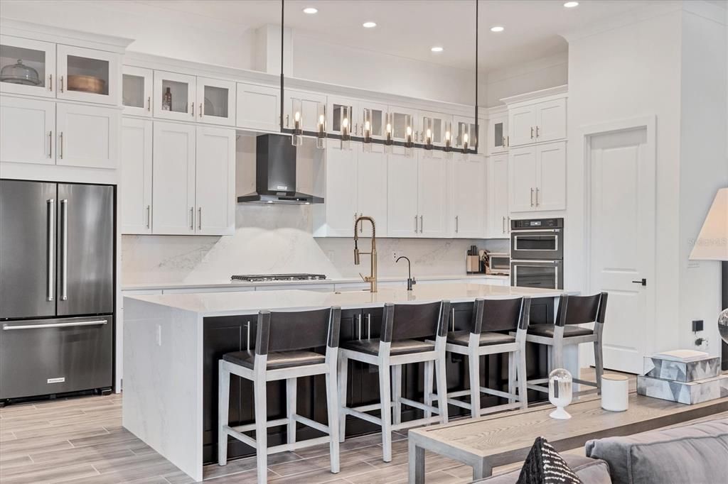 Под контрактом: $1,599,000 (3 спален, 4 ванн, 3114 Квадратных фут)