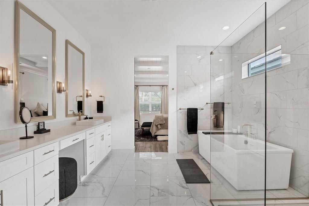 Под контрактом: $1,599,000 (3 спален, 4 ванн, 3114 Квадратных фут)