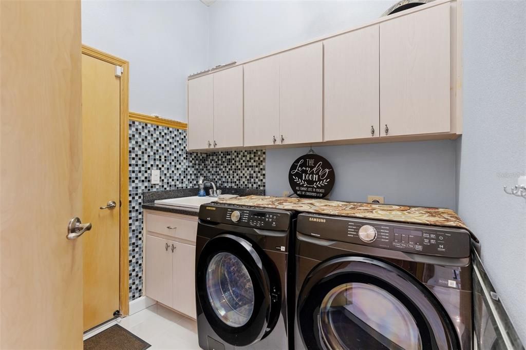 待售: $499,000 (3 贝兹, 2 浴室, 2457 平方英尺)