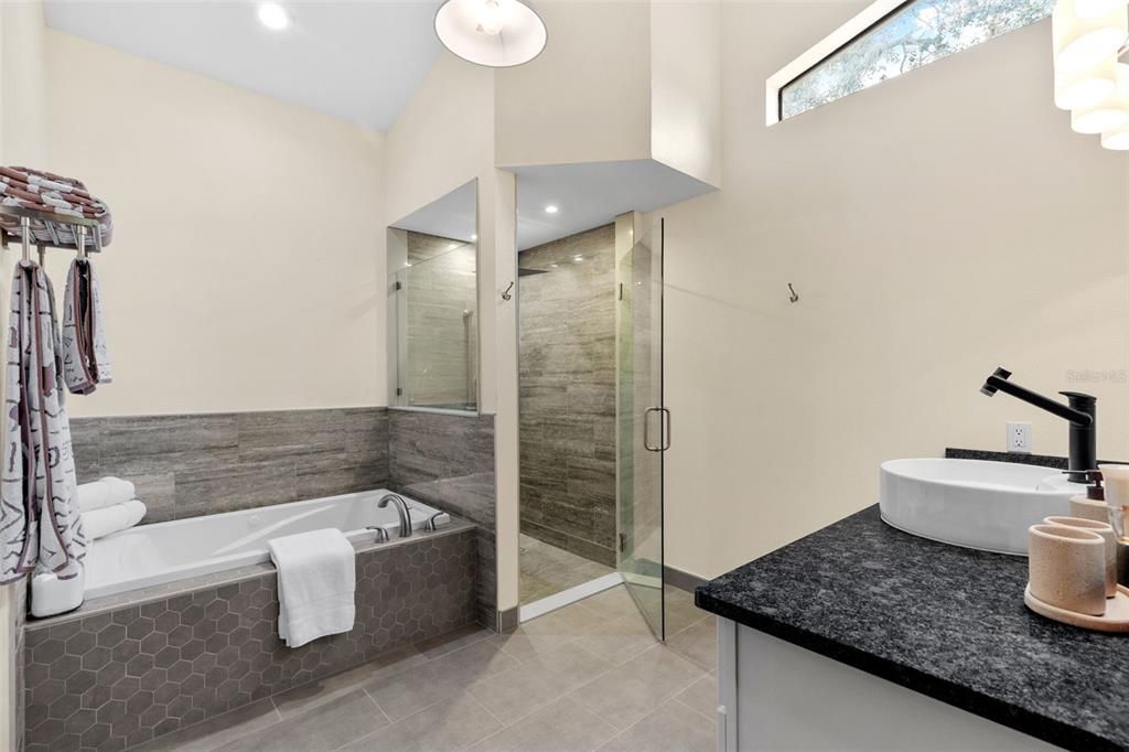 待售: $499,000 (3 贝兹, 2 浴室, 2457 平方英尺)