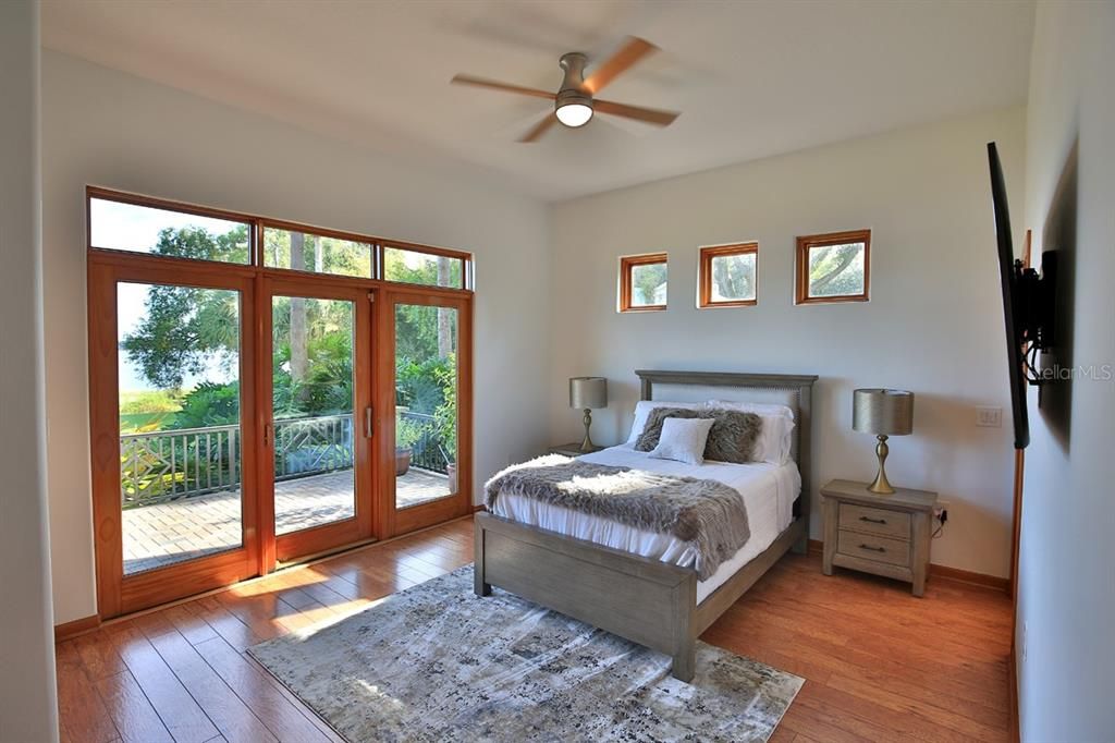 For Sale: $2,900,000 (6 beds, 5 baths, 7291 Square Feet)