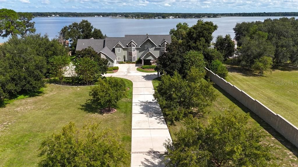 For Sale: $2,900,000 (6 beds, 5 baths, 7291 Square Feet)