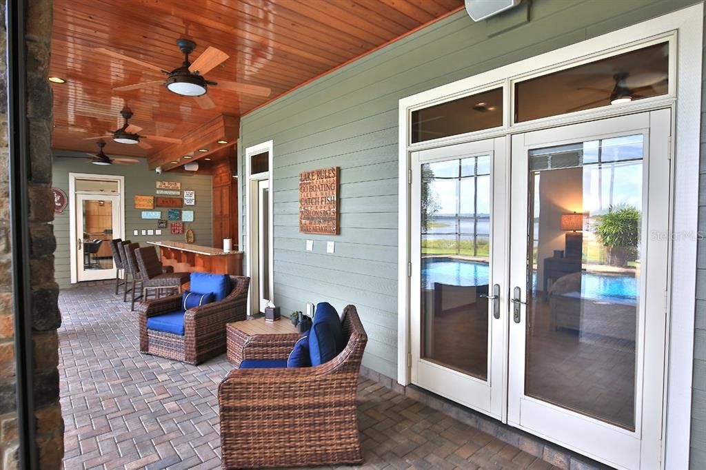 For Sale: $2,900,000 (6 beds, 5 baths, 7291 Square Feet)