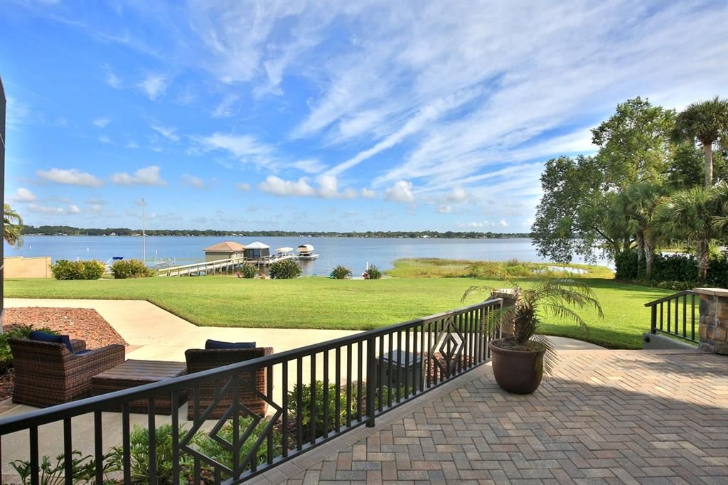 For Sale: $2,900,000 (6 beds, 5 baths, 7291 Square Feet)