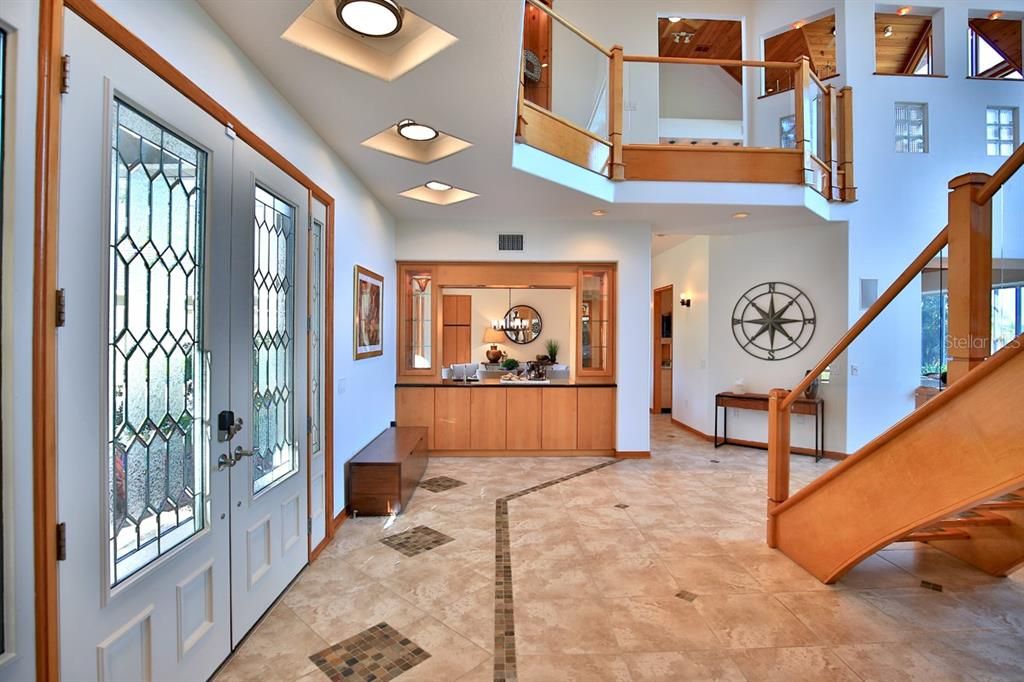 For Sale: $2,900,000 (6 beds, 5 baths, 7291 Square Feet)