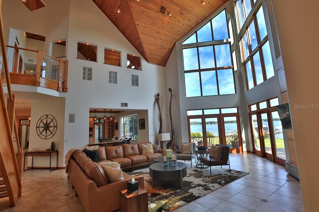 For Sale: $2,900,000 (6 beds, 5 baths, 7291 Square Feet)