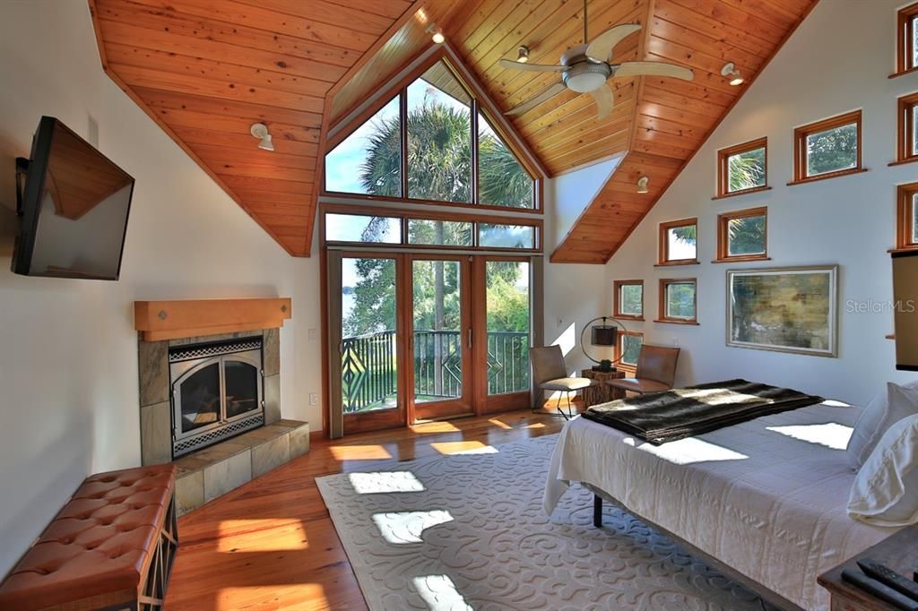 For Sale: $2,900,000 (6 beds, 5 baths, 7291 Square Feet)