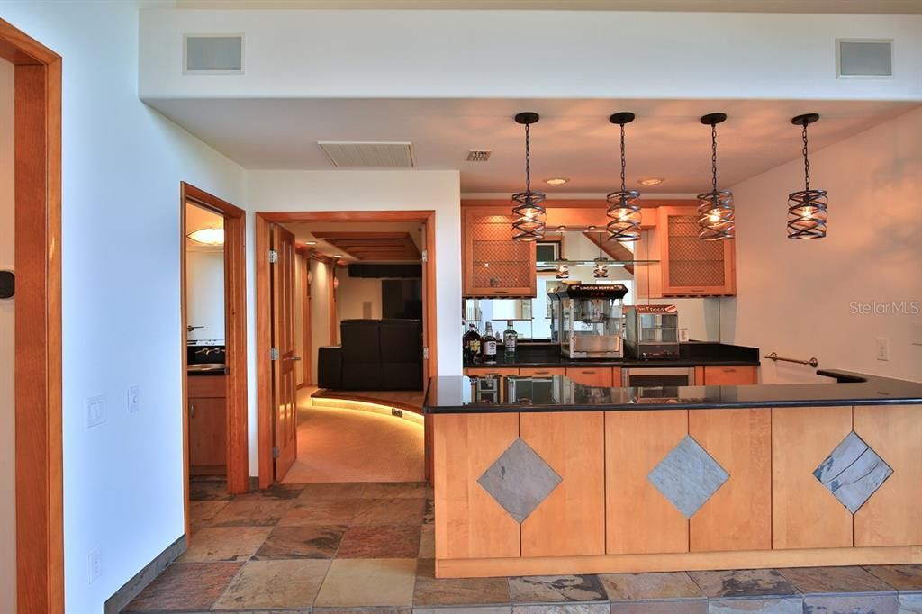 For Sale: $2,900,000 (6 beds, 5 baths, 7291 Square Feet)