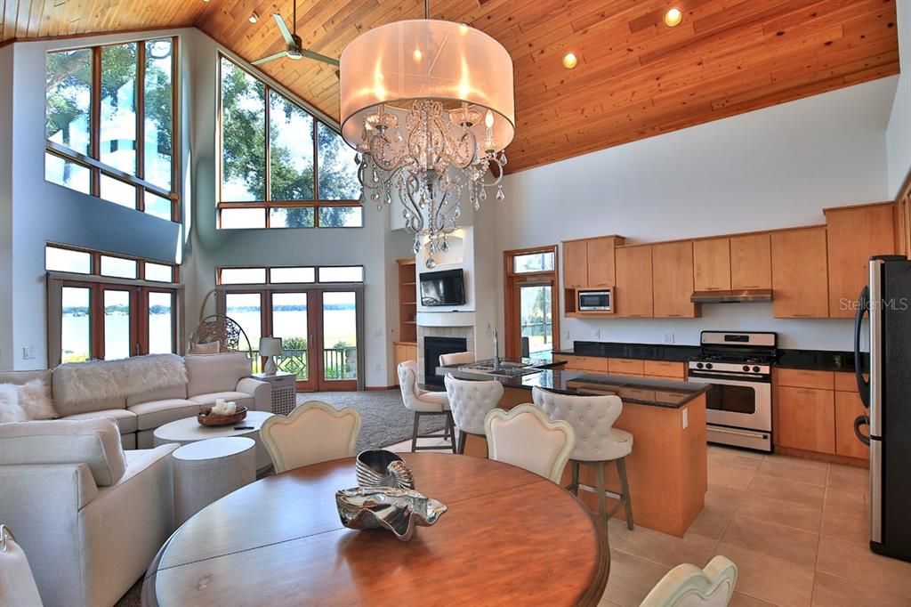 For Sale: $2,900,000 (6 beds, 5 baths, 7291 Square Feet)