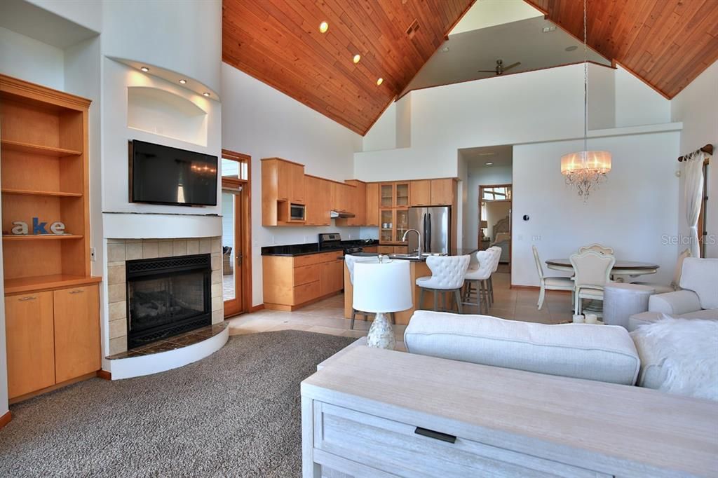 For Sale: $2,900,000 (6 beds, 5 baths, 7291 Square Feet)