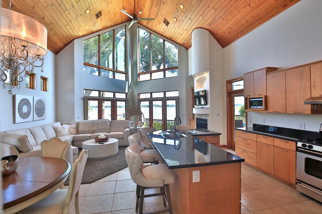 For Sale: $2,900,000 (6 beds, 5 baths, 7291 Square Feet)