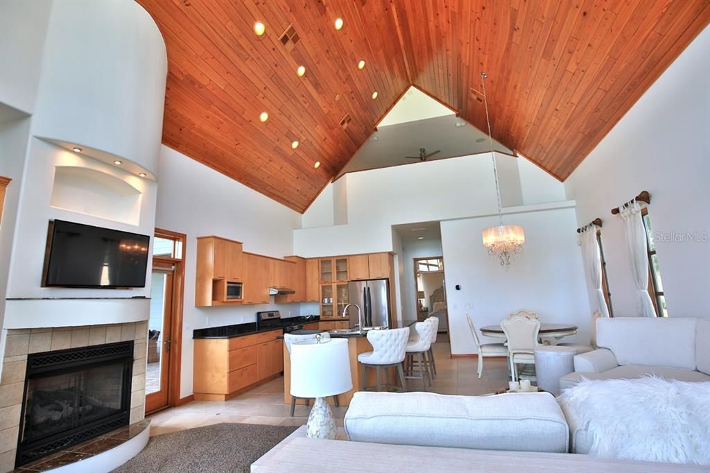 For Sale: $2,900,000 (6 beds, 5 baths, 7291 Square Feet)