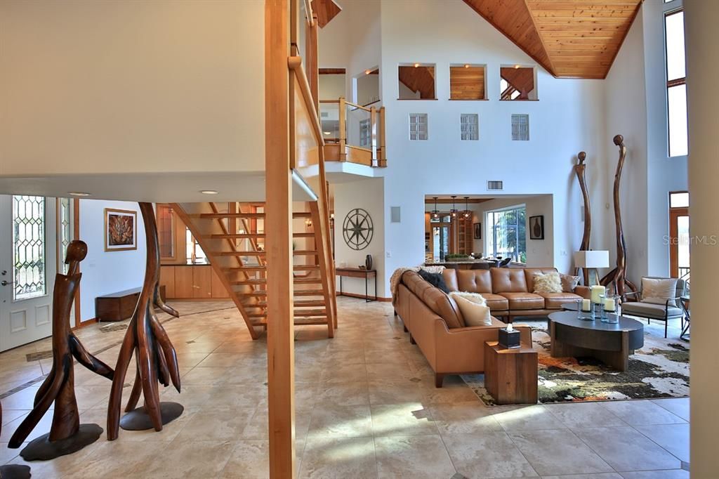 For Sale: $2,900,000 (6 beds, 5 baths, 7291 Square Feet)