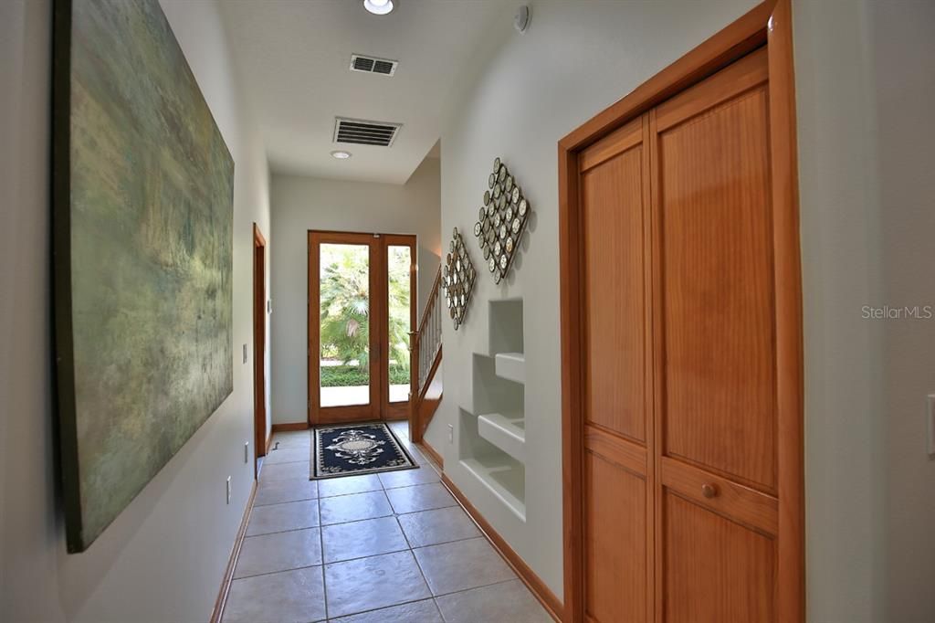 For Sale: $2,900,000 (6 beds, 5 baths, 7291 Square Feet)