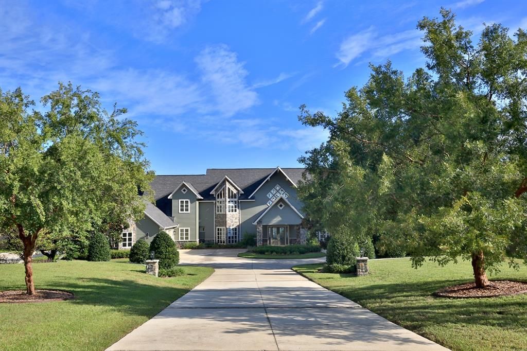 For Sale: $2,900,000 (6 beds, 5 baths, 7291 Square Feet)