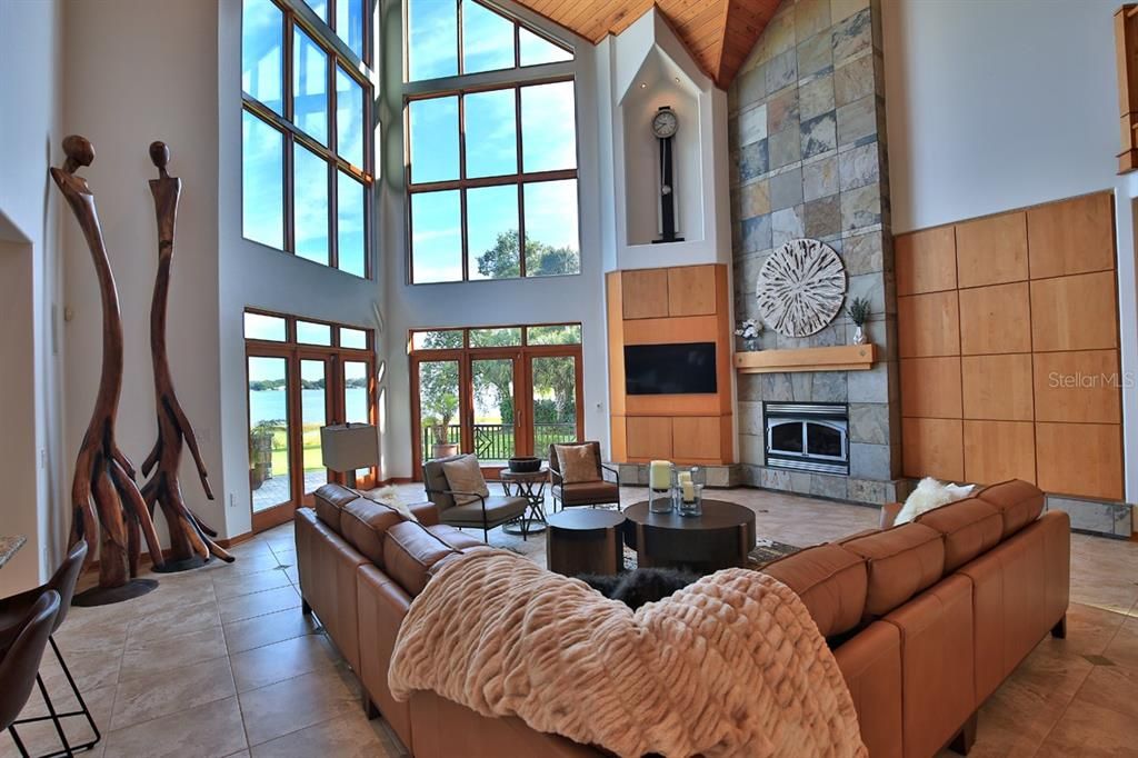 For Sale: $2,900,000 (6 beds, 5 baths, 7291 Square Feet)