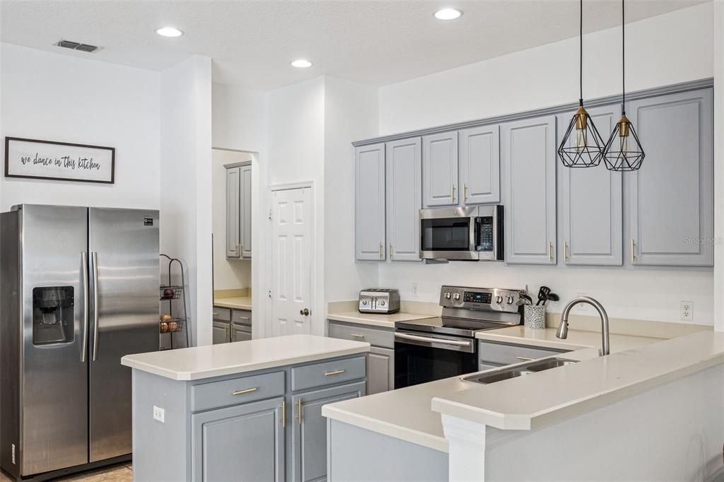 For Sale: $1,045,000 (4 beds, 3 baths, 3248 Square Feet)