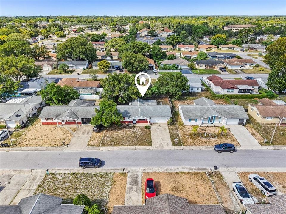 For Sale: $199,999 (2 beds, 1 baths, 1080 Square Feet)